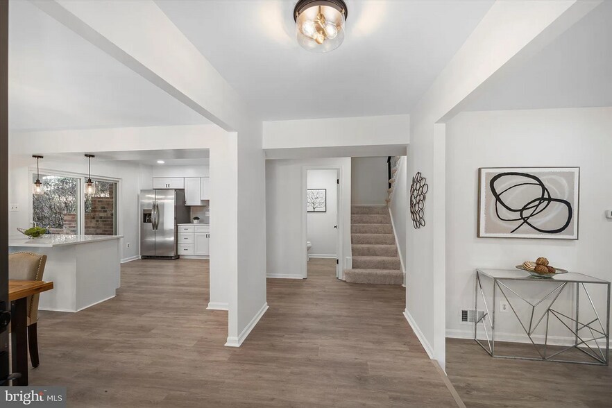 Building Photo - 10116 Dundalk St