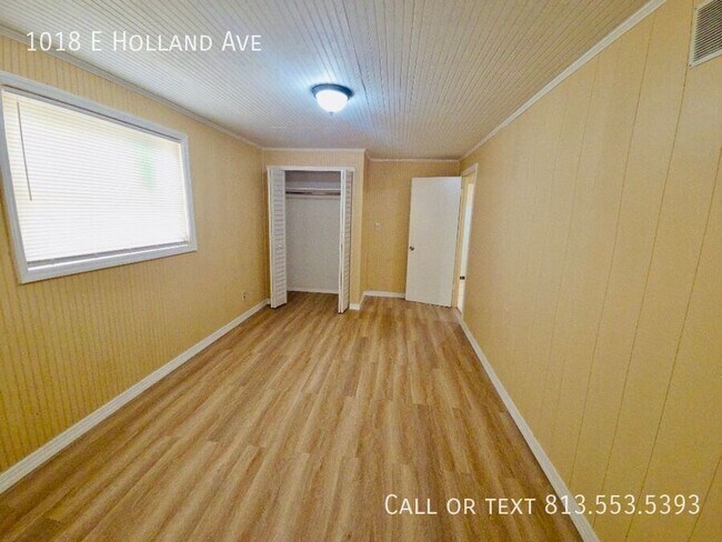 Building Photo - 1018 E Holland Ave