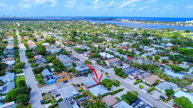 Building Photo - 1425 N Federal Hwy