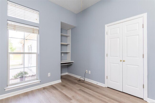 Building Photo - 9300 Greythorne Way