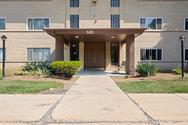 Primary Photo - 525 S Cleveland Ave