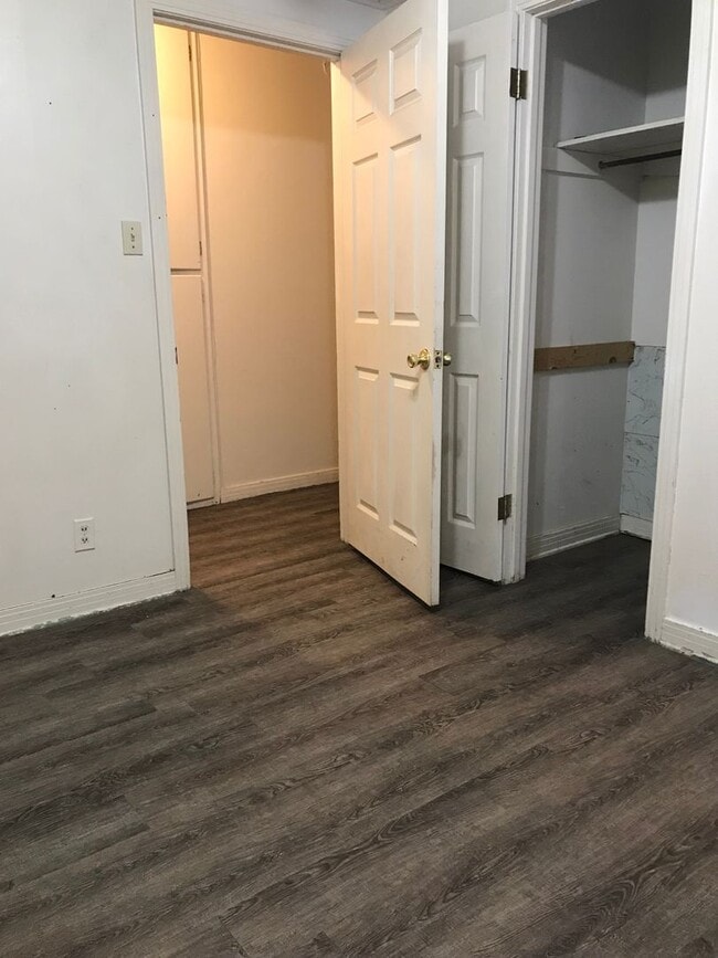 Building Photo - Available For Immediate Move-In! 2 Bedroom...