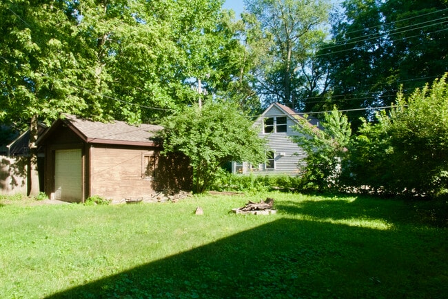 Building Photo - 307 W Illinois St