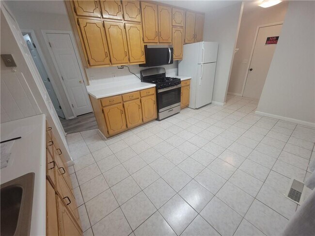 Building Photo - 1326 Lori Ct