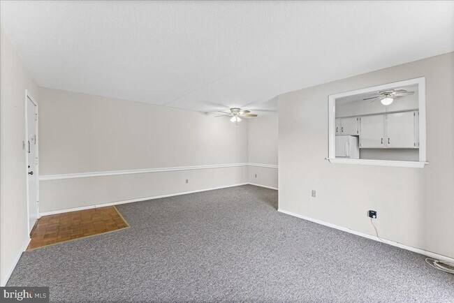 Building Photo - 510 Valley Dr