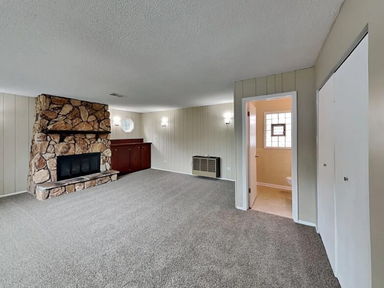 Building Photo - 9219 S 51st Ave