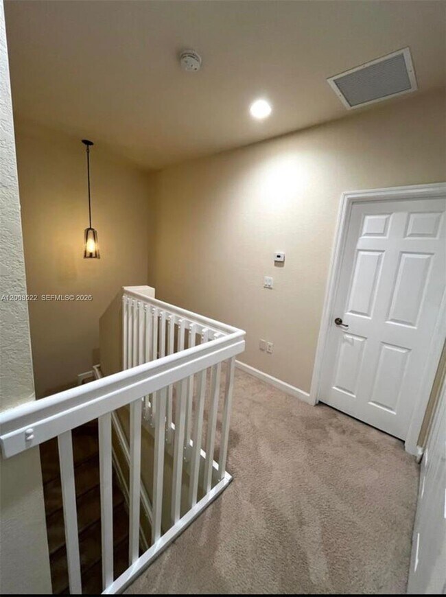 Building Photo - 9401 SW 172nd Ave