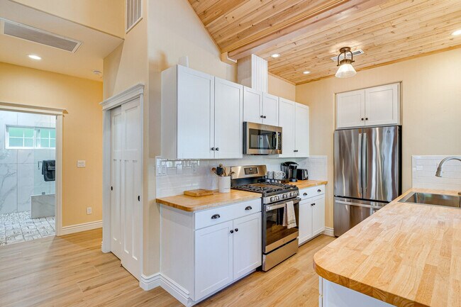 Building Photo - 5700 Winding Way