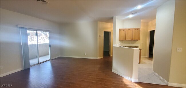 Building Photo - 2050 W Warm Springs Rd