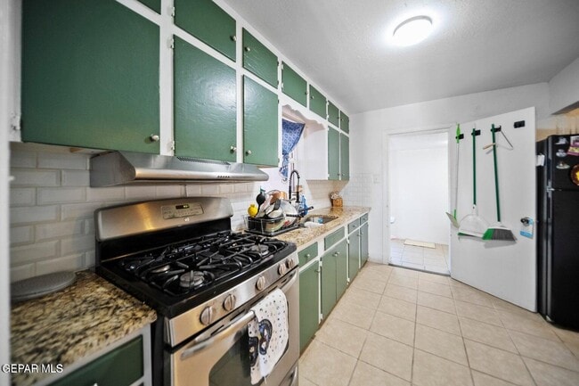 Building Photo - 801 Burgess Dr