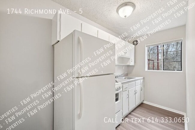Building Photo - 1744 Richmond Ave