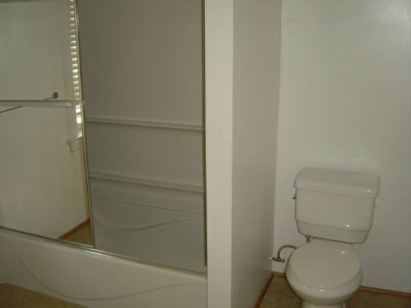 Building Photo - 313 N 21st Ave W