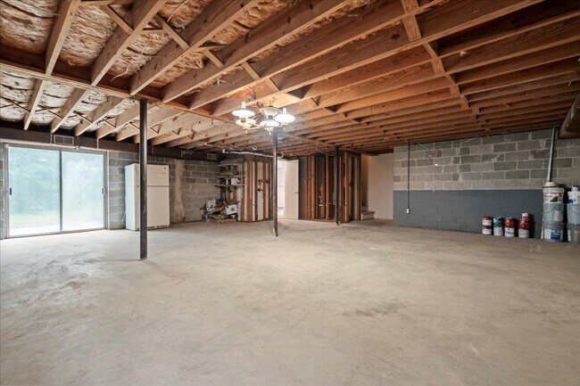 Building Photo - 511 Arbor Dr
