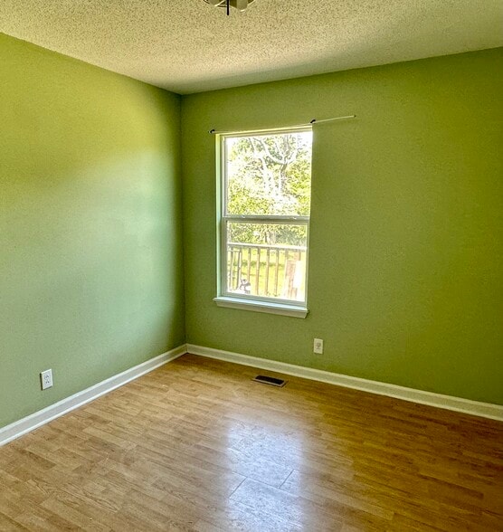 3rd bedroom - 1137 Rebecca Dr