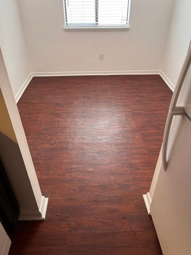 Building Photo - 2BR Townhome in N Raleigh
