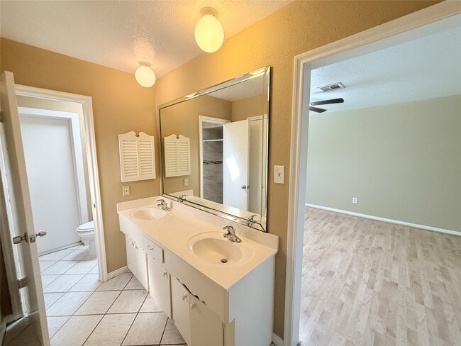 Building Photo - 9231 Stroud Dr