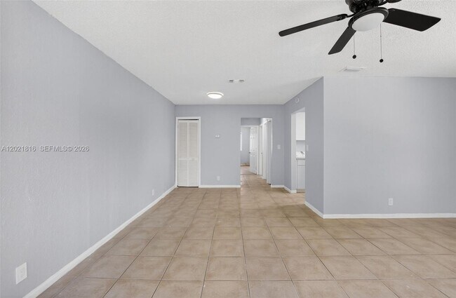 Building Photo - 2201 Catherine Dr