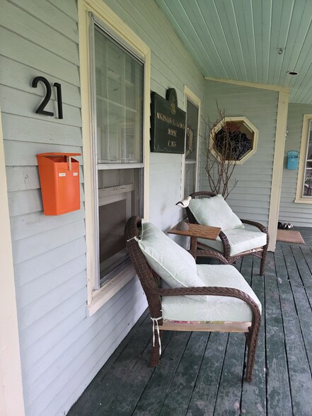 Building Photo - 21 Cleaves St