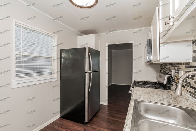 Building Photo - 2019 Catalpa Ave