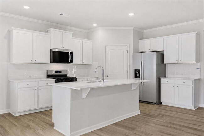 Building Photo - 64 King Vlg