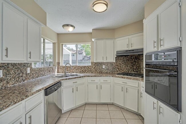 Building Photo - 3503 Dawnwood Dr