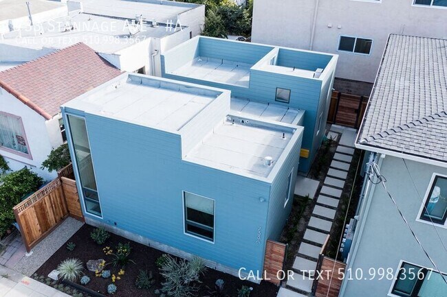 Building Photo - 733 Stannage Ave