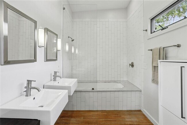 Building Photo - 213 Murray Hill Ave NE