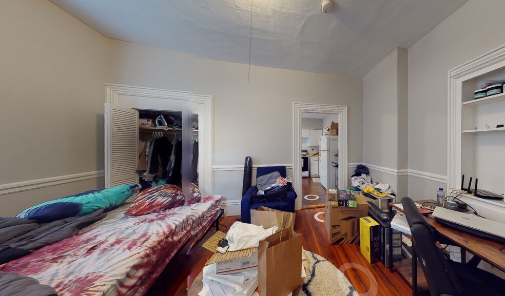 Building Photo - 8A Forest St