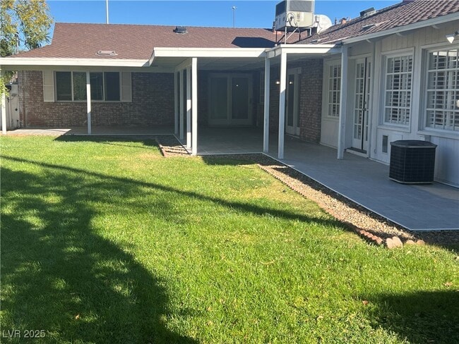 Building Photo - 1650 Waldman Ave
