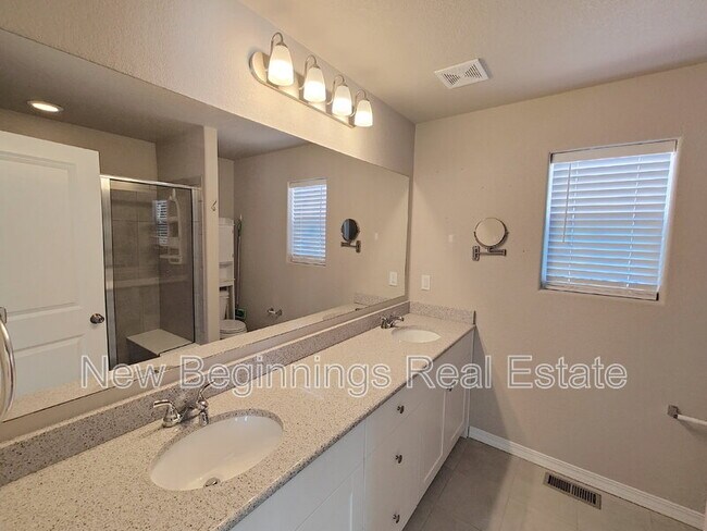 Building Photo - 6045 Inman Vw