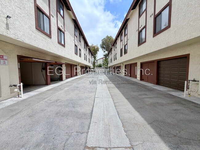 Building Photo - 18146 American Beauty Dr