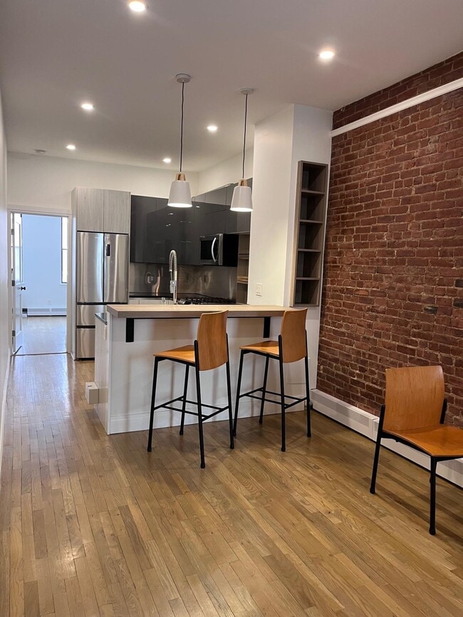 Building Photo - 259 12th St