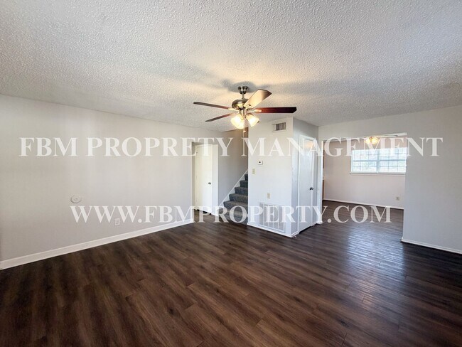 Building Photo - 493 Bryant Ave