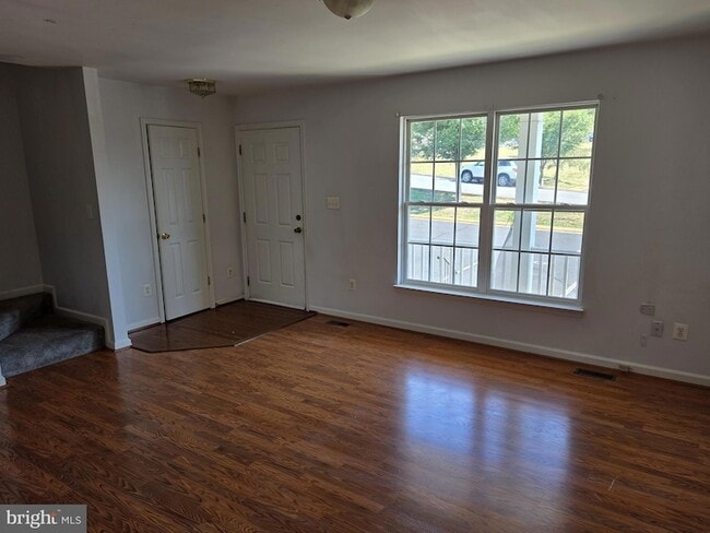 Building Photo - 404 Pendleton Ln