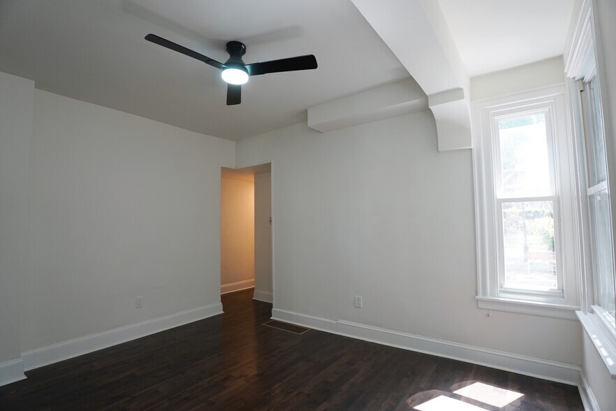 Building Photo - 5517 N Fairhill St