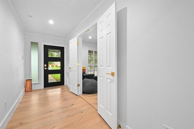 Building Photo - 4805 Greystone Dr