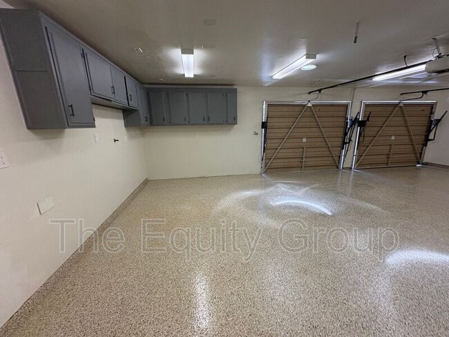 Building Photo - 2322 E Vassar Dr