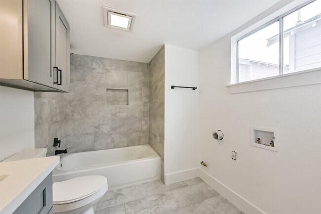 Building Photo - 4605 Norhill Blvd