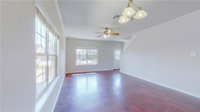 Building Photo - 2487 Horse Shoe Dr