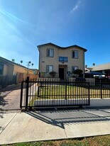 Building Photo - 324 W 77th St