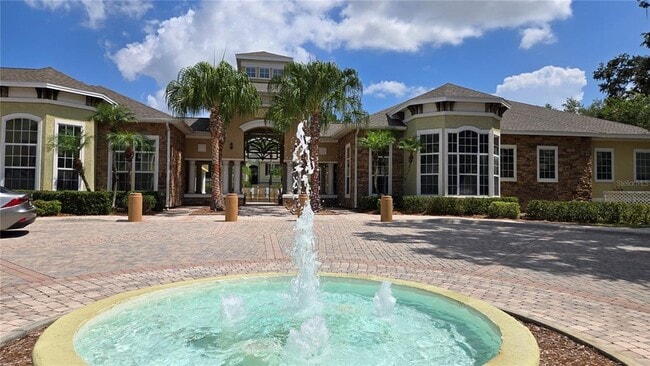 Building Photo - 10211 Courtney Palms Blvd