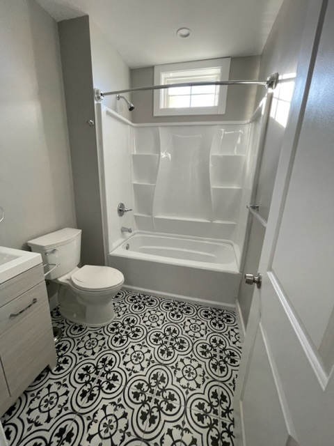 Bathroom 2- - 172 N Clinton St