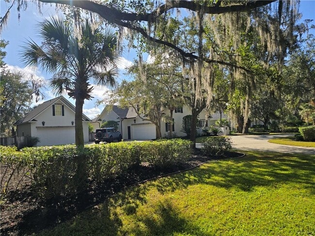 Building Photo - 205 Sutherland Dr