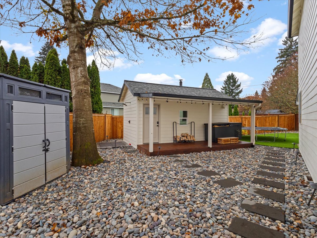 Building Photo - 10300 NE 95th Ave