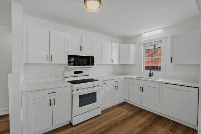 Building Photo - 223 Cumberland Dr