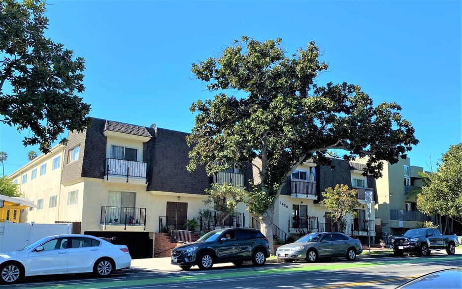 Exterior view of building - 14th Street Luxury Investments LLC