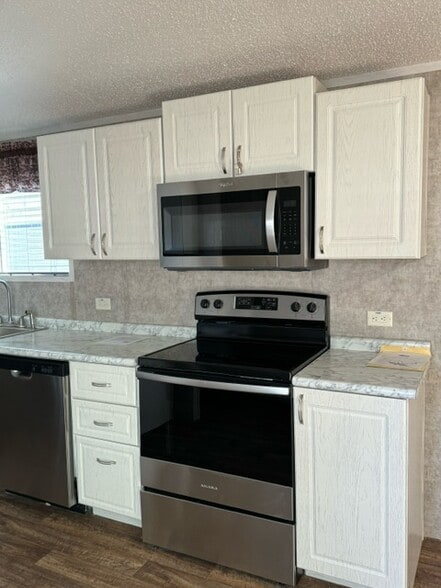 Building Photo - 625 Cane Creek Rd