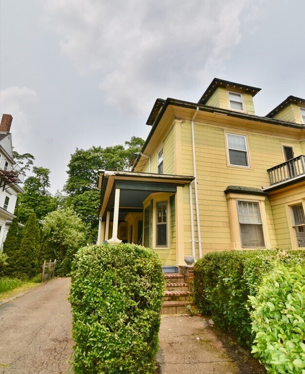 Building Photo - 28 Brookledge St