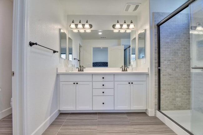Building Photo - 3089 Valley of Hearts Delight Pl