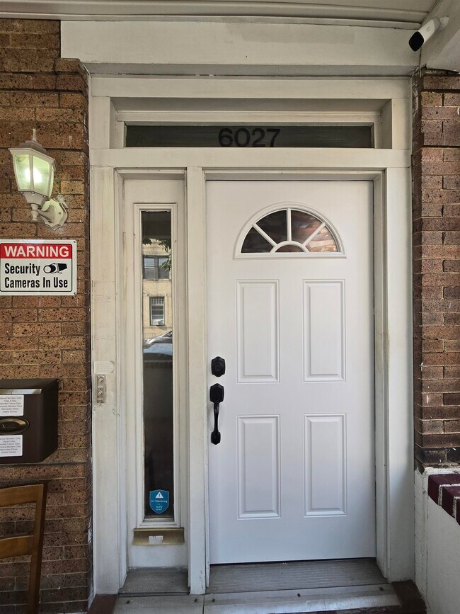 Building Photo - 6027 Monroe Pl